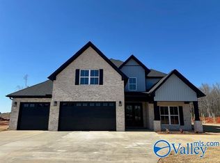 107 Buck Crossing Dr, Toney, AL 35773