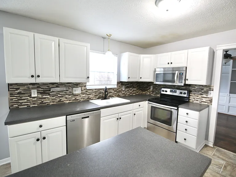4400 Greensbury Dr — Photo 19