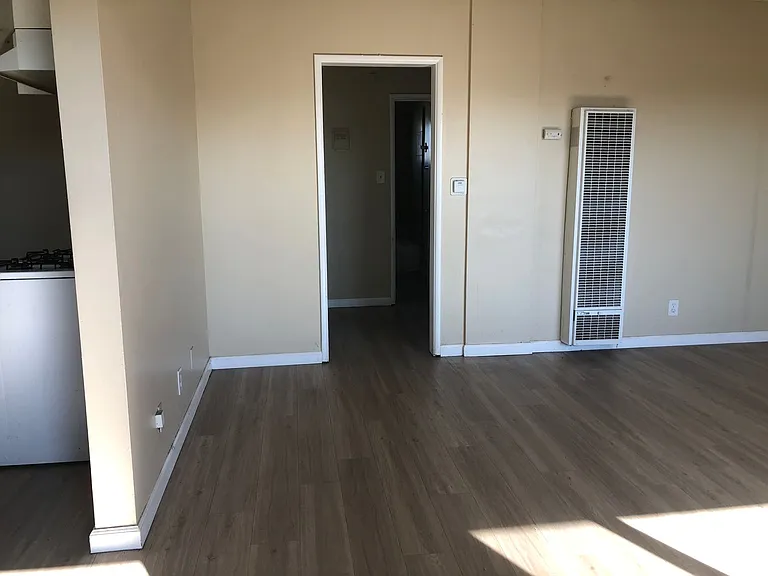 1834 Pine Ave — Photo 14