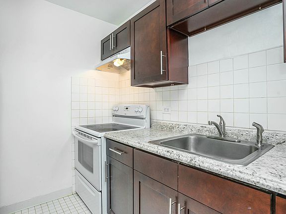 4th image of 6 Villa Verde Dr Unit 318