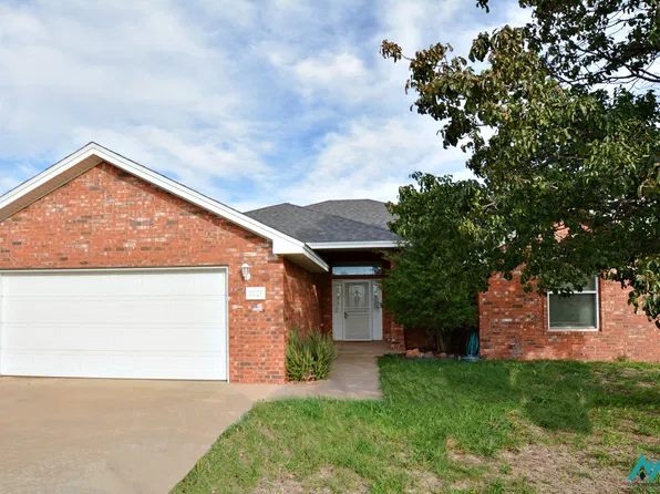 2221 Enloe Dr, Clovis, NM 88101