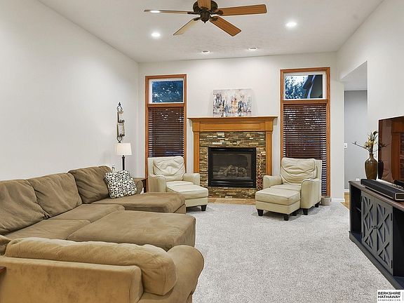 5th image of 16544 Willow St