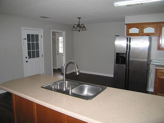 5th image of 271 Rosalind Way