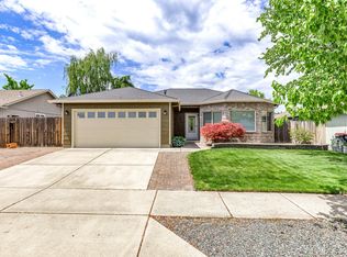 1442 Andrew Dr, Medford, OR 97501