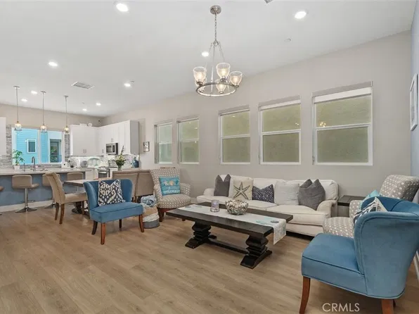 1642 W Saratoga Ln, San Pedro, CA 90732