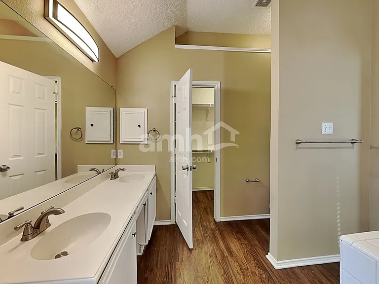 260 Beech Dr — Photo 13