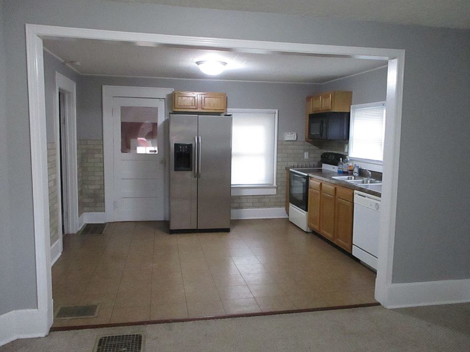 1st image of 3115 N 13 1/2 St