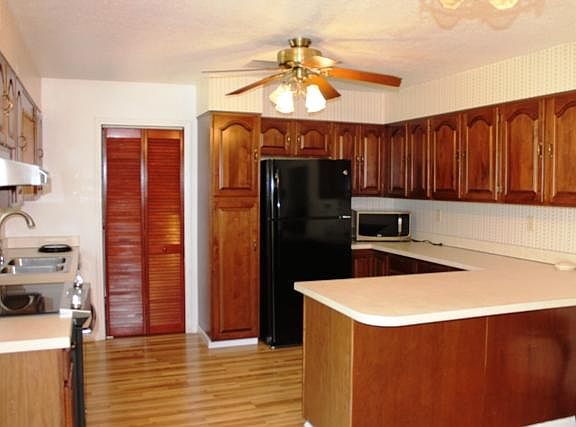 2nd image of 166 Carmen Dr