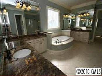 2nd image of 10090 Enclave Cir