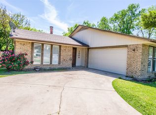 1005 Savannah Dr, Ennis, TX 75119
