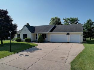 404 Pleasant St, Eagle, WI 53119