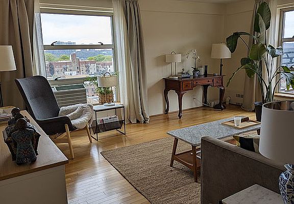 2nd image of 100 La Salle St #15B