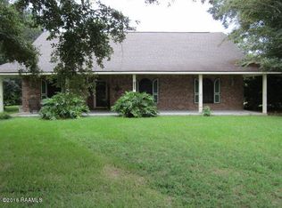 8806 Meadow Ln, Abbeville, LA 70510