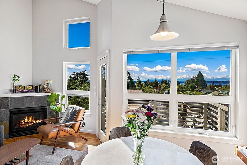 2nd image of 5953 California Avenue SW #2C