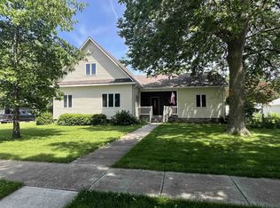 823 Grand Ave, Ravenna, NE 68869