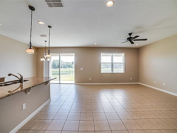 4th image of 2368 Sabastian St