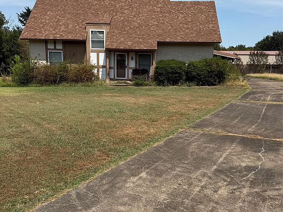 2nd image of 108 Brian Ln