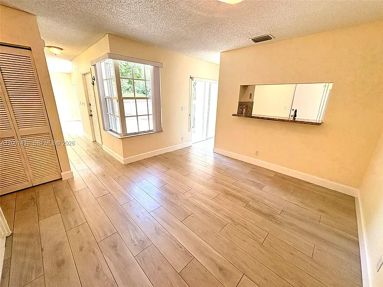 11196 Longboat Dr — Photo 6