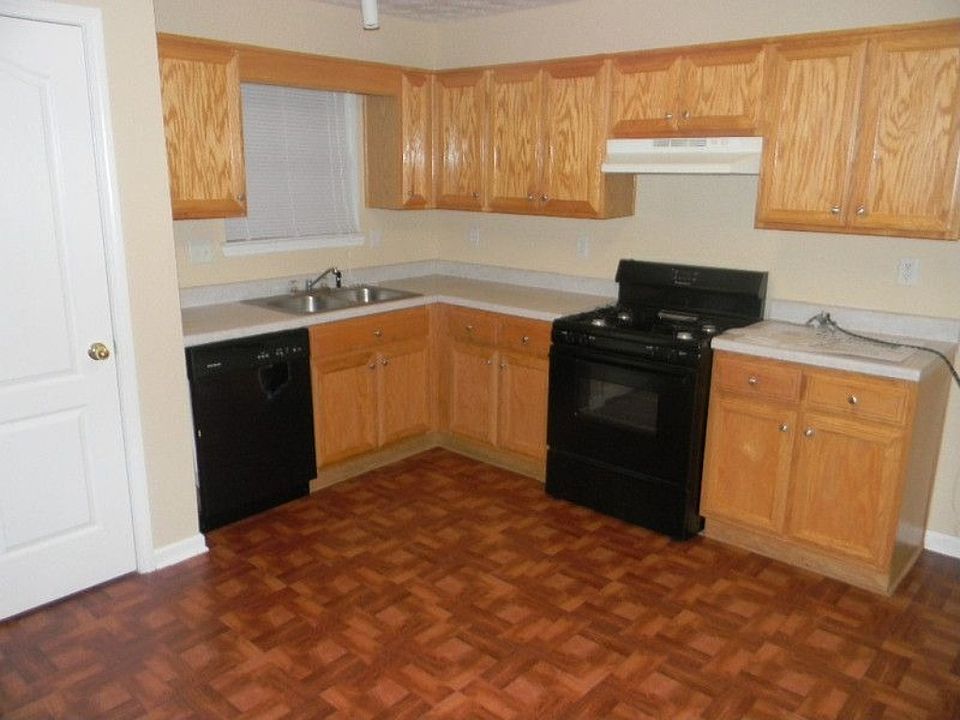 2nd image of 3038 Fields Dr