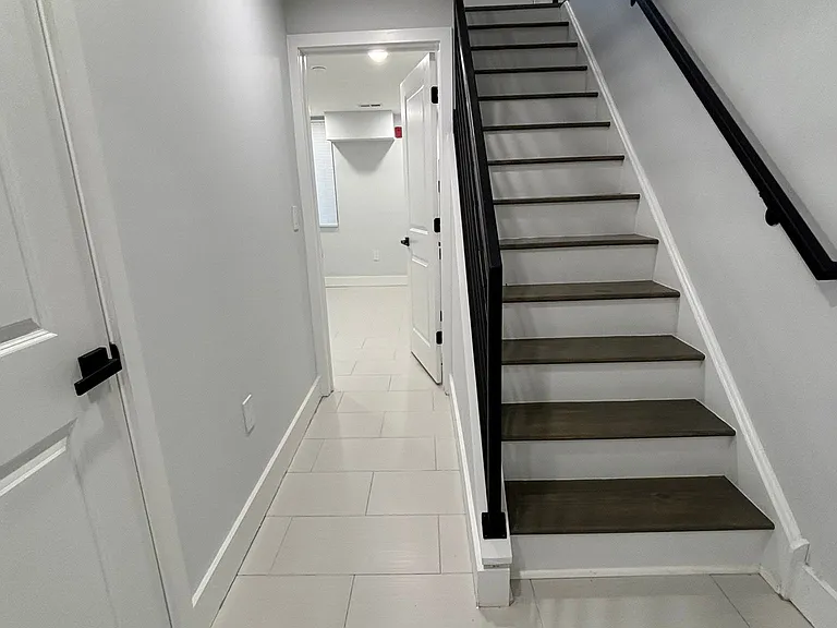 1027 W Dauphin St #1 — Photo 5