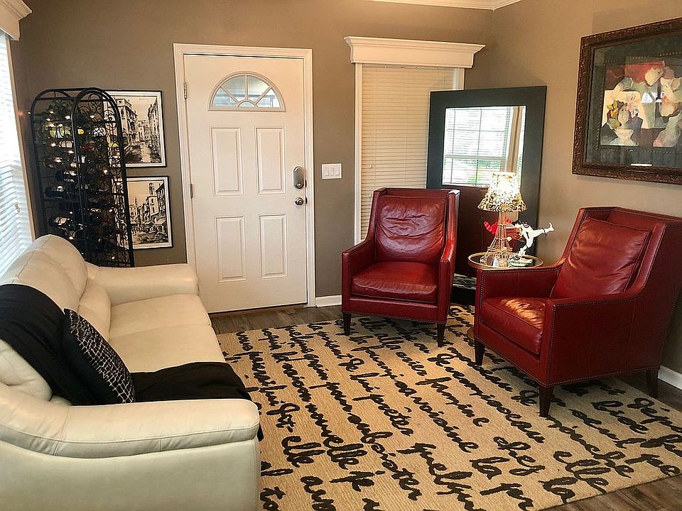 Entrance into living room