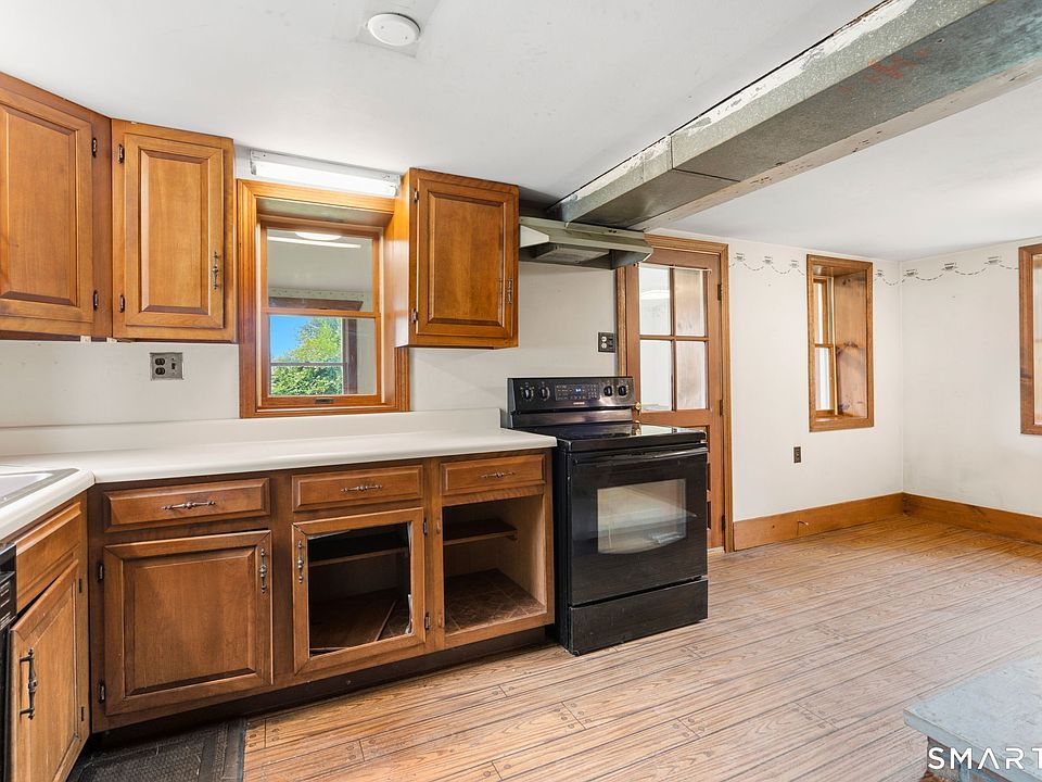 7th image of 185 Hampden Road