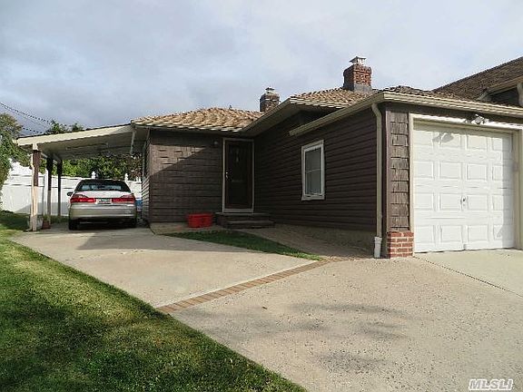 2nd image of 2040 Renfrew Ave
