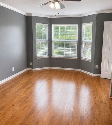 5th image of 35 Willow Oak Way