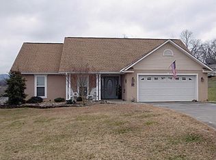 1622 Rivergate Ridge Ct, Sevierville, TN 37862