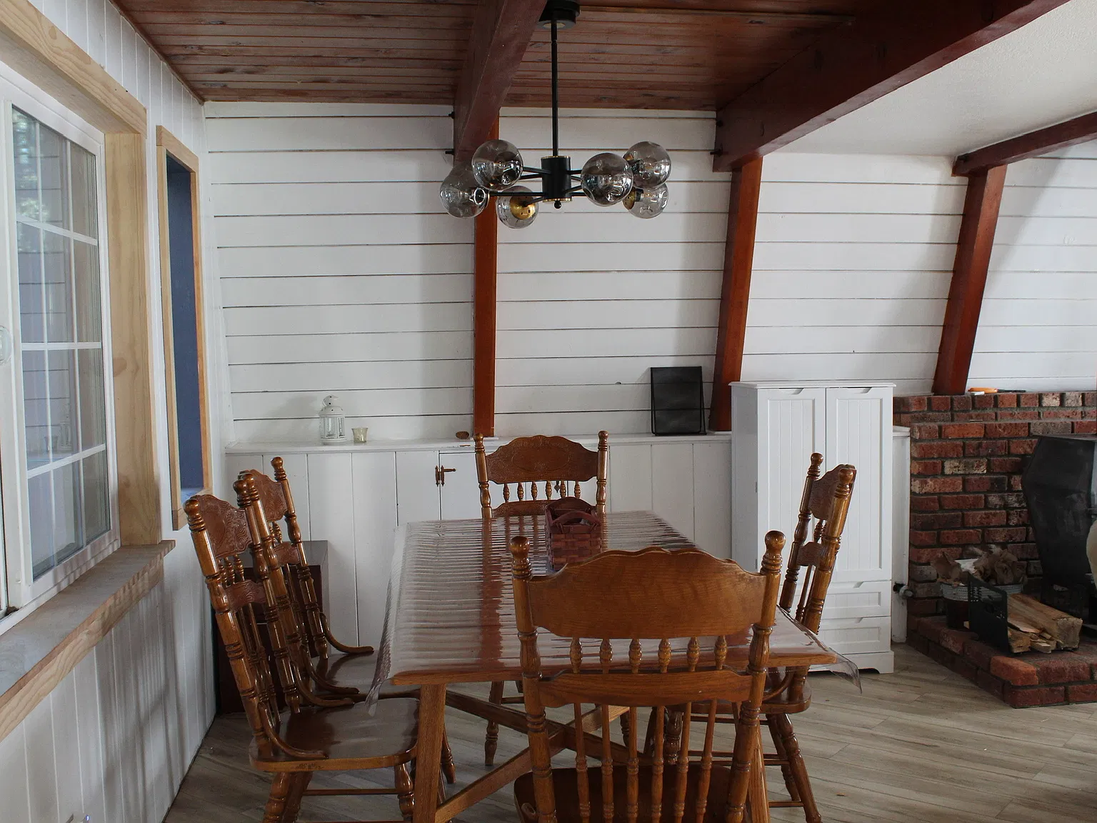 3 bed, 1.5 bath, 1300 sqft, $2,600 — Photo 4