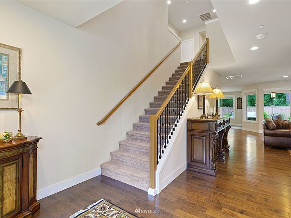 Front entry foyer is wide and inviting. 