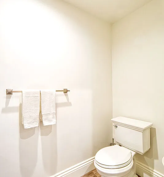 8700 Chalmers Dr #Penthouse 401 — Photo 17