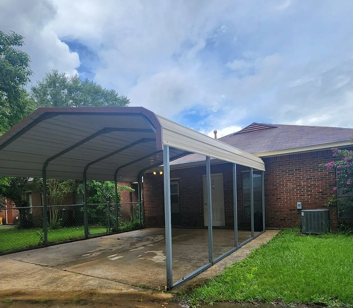 3 Bed 2 Bath Ranch House — Photo 3