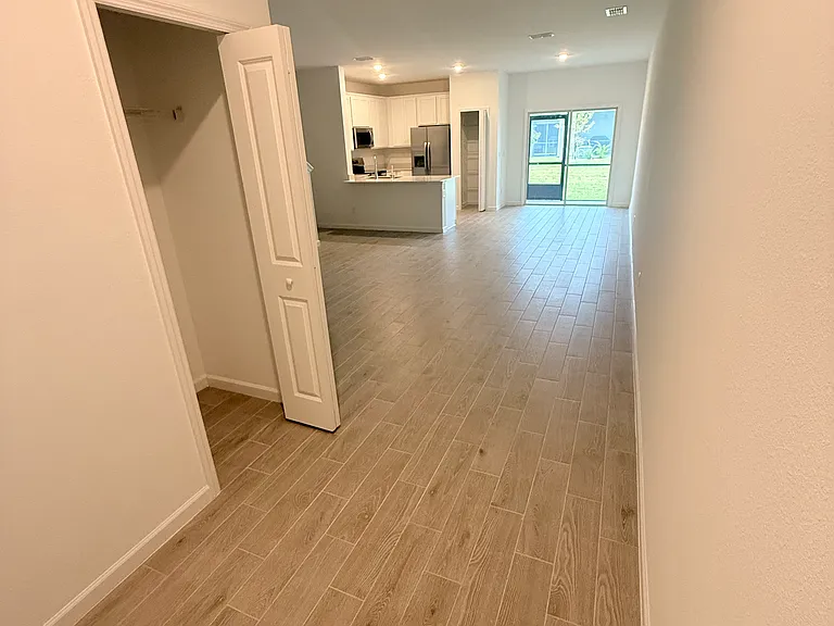 207 Hubbard Bend St — Photo 13
