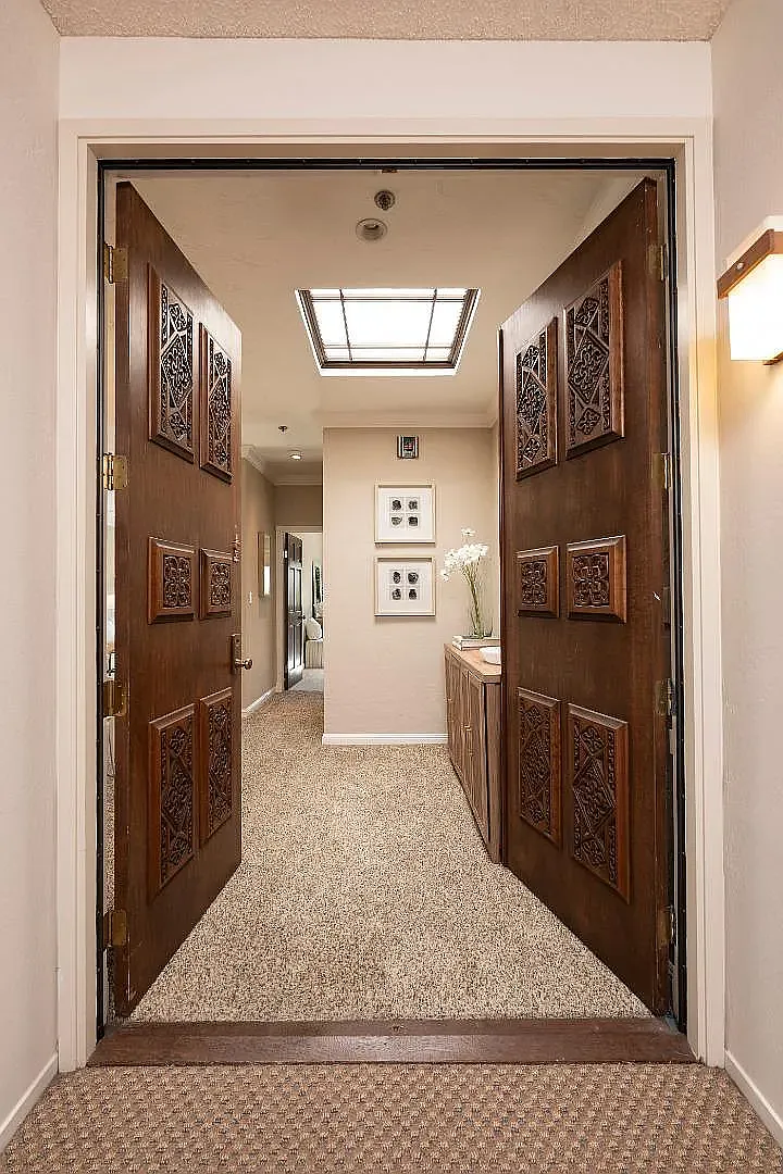 2 bed, 1368 sqft, $5,000 — Photo 3