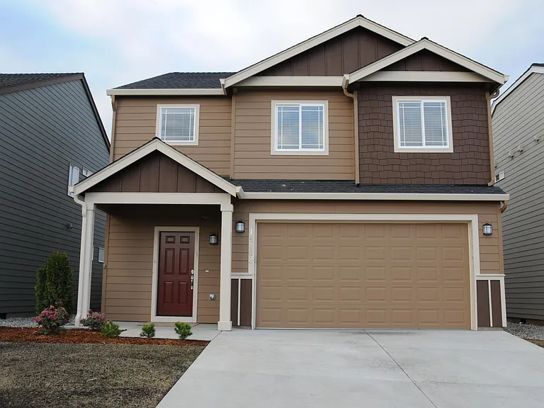 19402 SE 13th Way — Photo 1