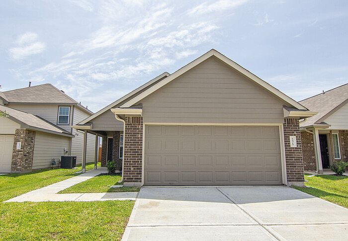 1st image of 24315 Bella Carolina Ct