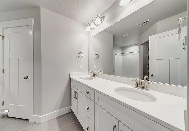 1487 N 3830 W #NEXT TO BATHROOM — Photo 17