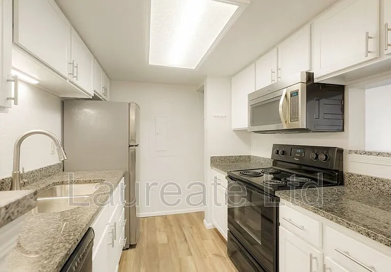 8555 Fairmount Dr #I202 — Photo 7