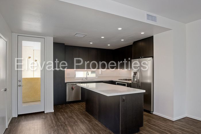 1st image of 2856-94 C St
