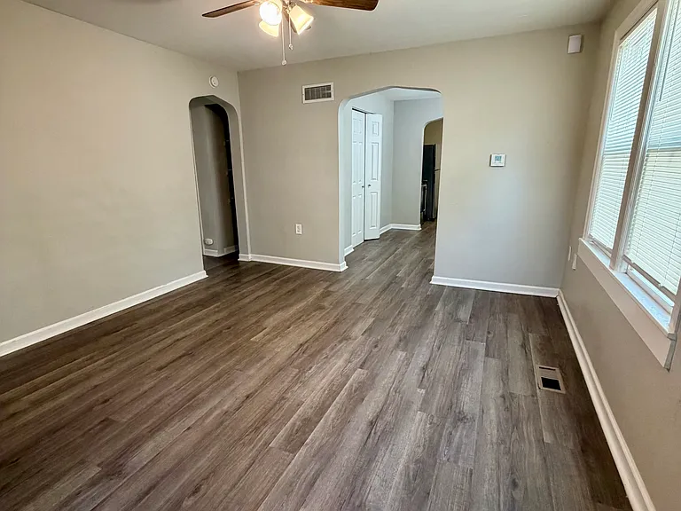 815 E Albert Ave — Photo 5