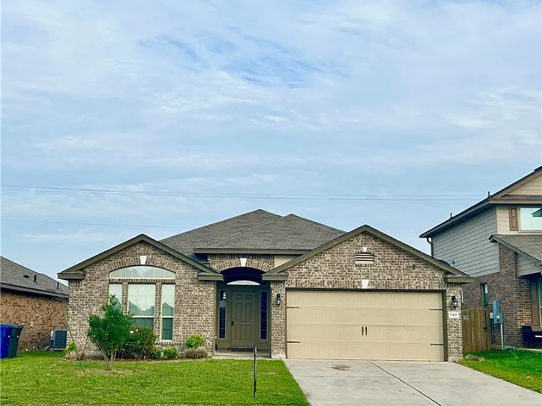 946 Hobby Rd — Photo 2