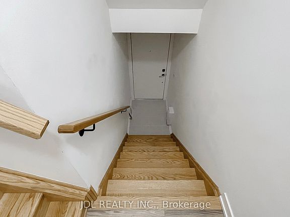 5th image of 370 Red Maple Rd #112