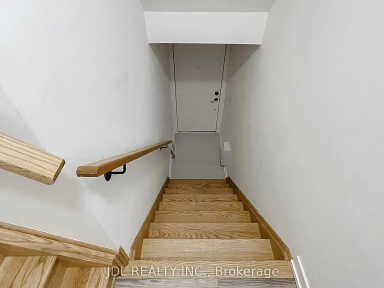 370 Red Maple Rd #112 — Photo 4