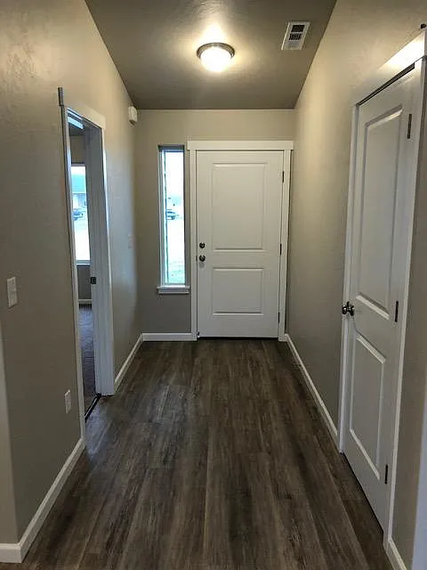 4 bed, 1547 sqft, $2,395 — Photo 2