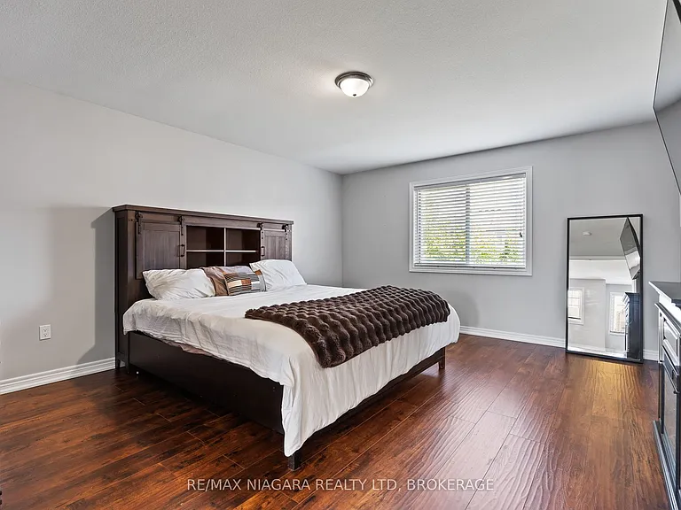 7 Riley Ave — Photo 18