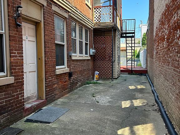 2nd image of 475 W Market St #2