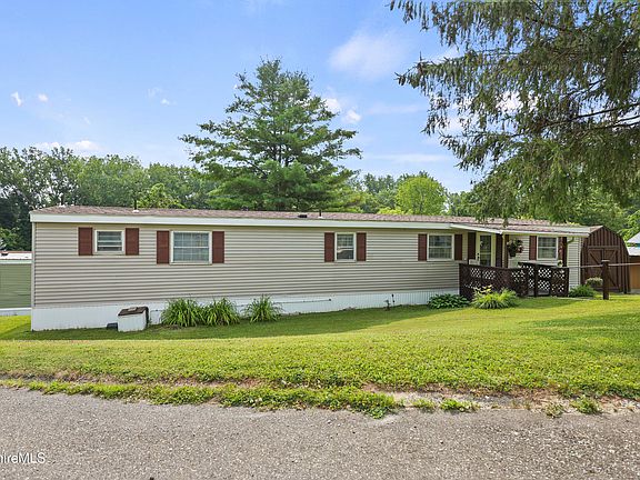 2nd image of 1 Lakewood Cir
