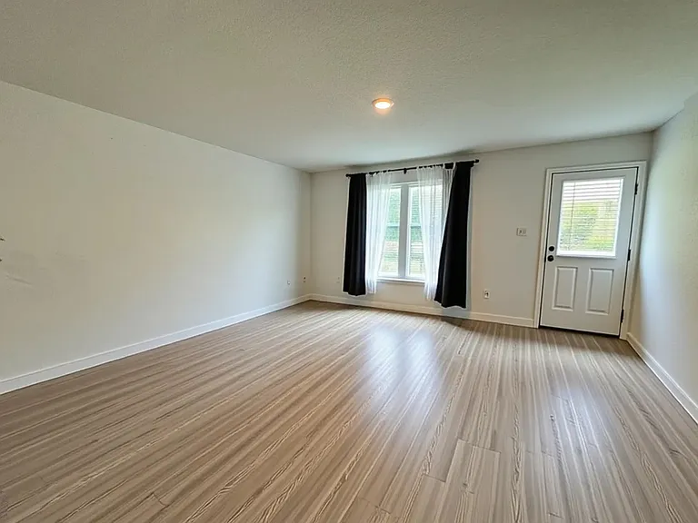 13934 Reservoir Dr — Photo 5