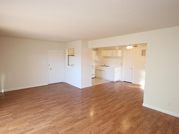 4th image of 10193 Park Cir W APT 4